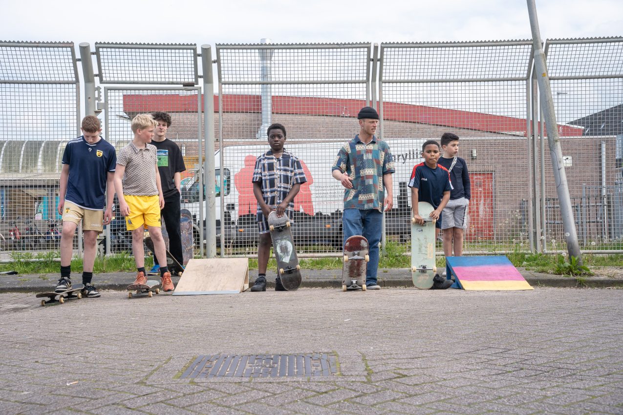 Foto van jongens met een skateboard
